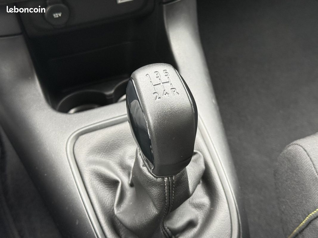 Citroën C3 Société (3) PureTech 82 BVM Feel / 2 places / 1ère main / TVA récupérable / Carplay (image 16)