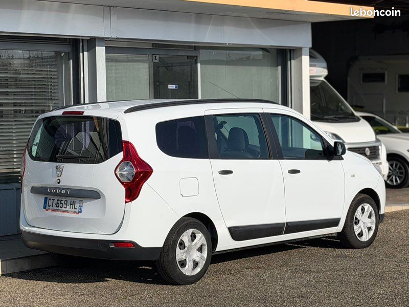 Dacia Lodgy 1.2i TCE 115ch 5 places (image 2)
