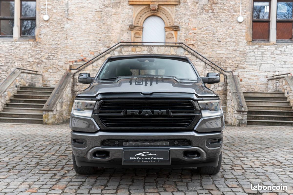 Dodge RAM 1500 Laramie 5.7 V8 HEMI eTorque 401 ch 4x4 – Toit pano – 360° – GPL (image 7)