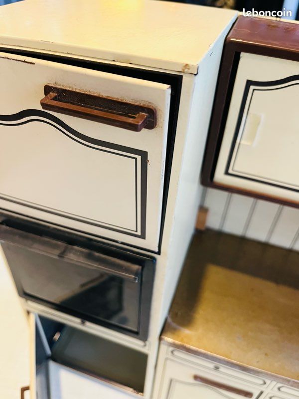 Ancienne Cuisine Dînette Fuchs - Tôle Et Plastique - Fabriquée En Allemagne De L'Ouest