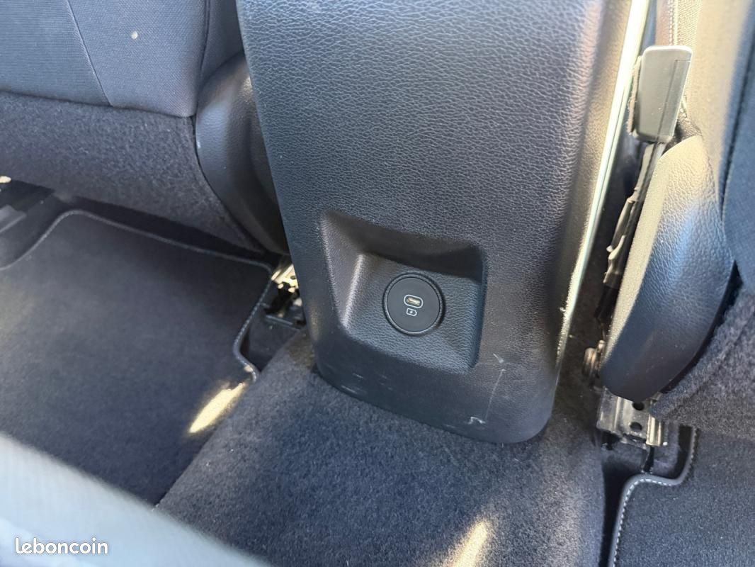 Kia CEED III (2) SW 1.6 CRDI 136 MHEV ISG Active Business DCT7 (image 22)