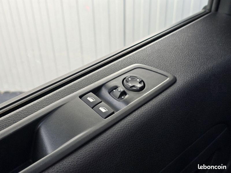 Peugeot EXPERT FG M 2.2 DIESEL 180CH CABINE APPROFONDIE Pack Premium Connect (image 9)