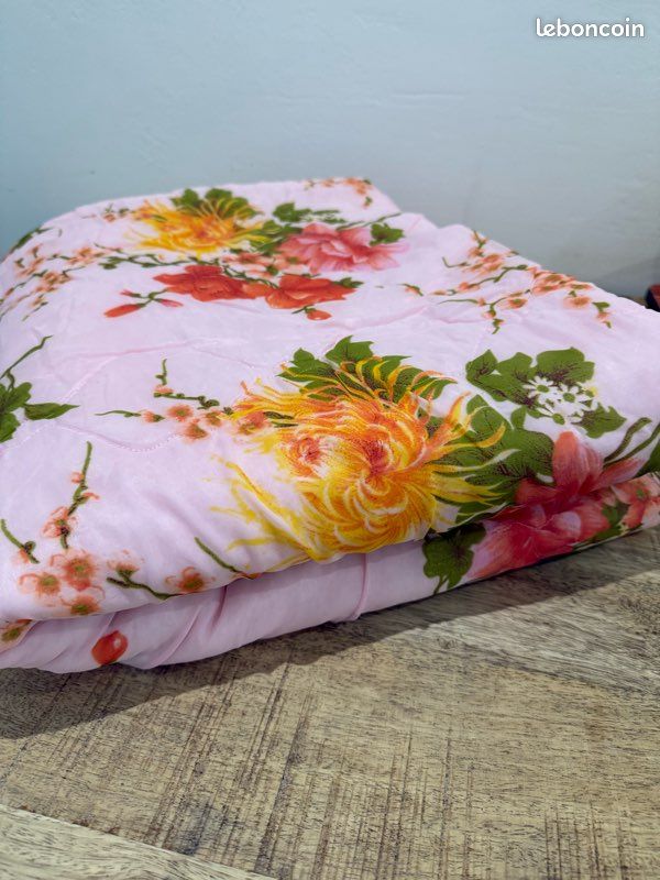 Dessus de lit vintage grand-mère jardin fleuri dans de beaux tissus sac