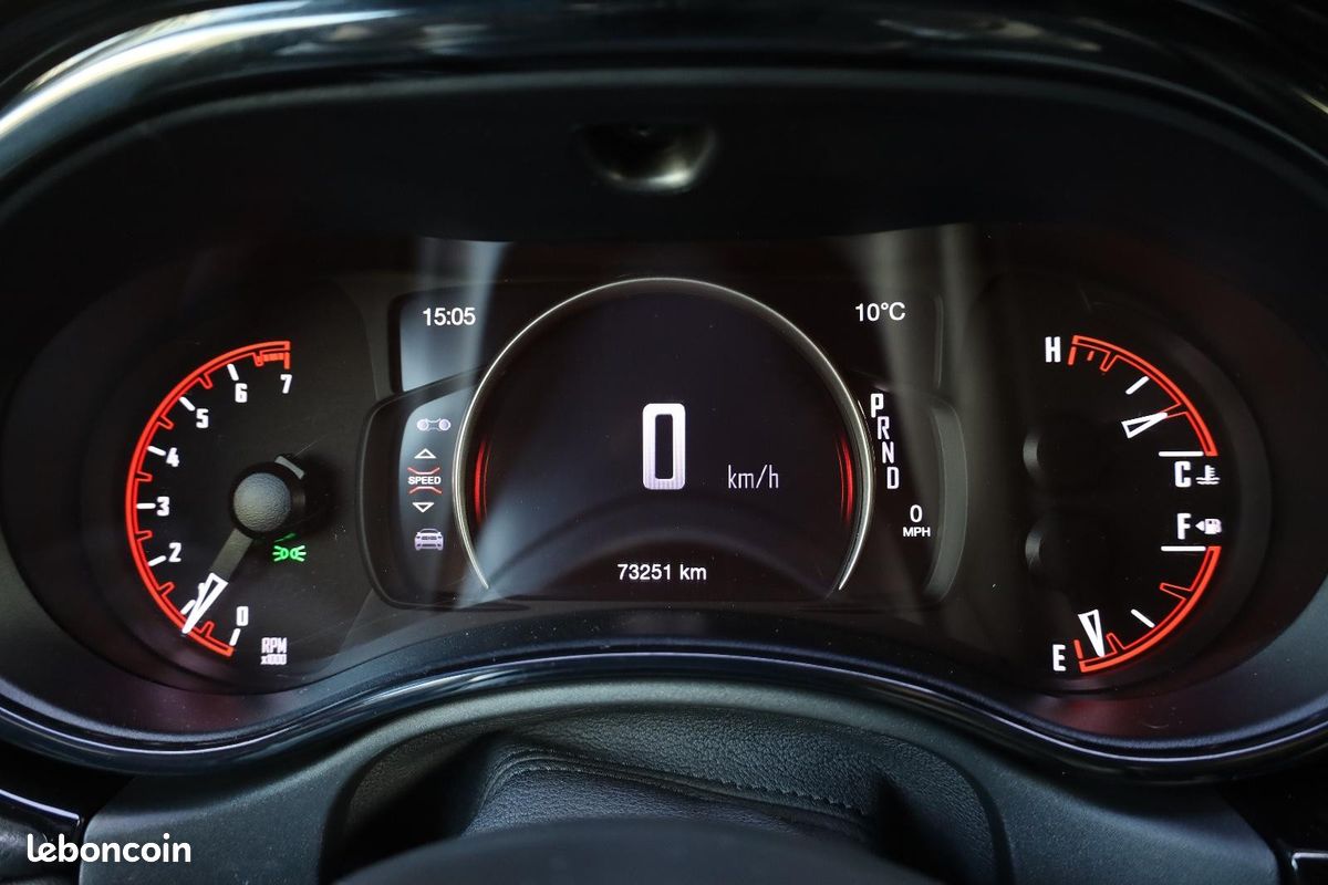 Dodge DURANGO SXT Plus AWD V6 3.6 309 ch – 7 places – Caméra – Attelage – R20 (image 11)