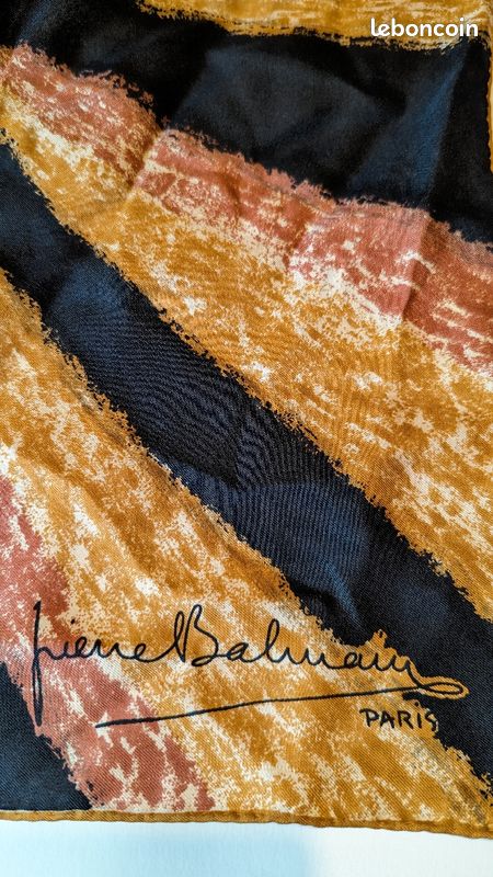 Foulard Pierre Balmain (image 1)