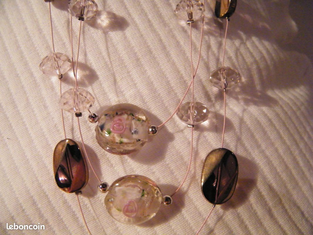 Collier rose (image 2)