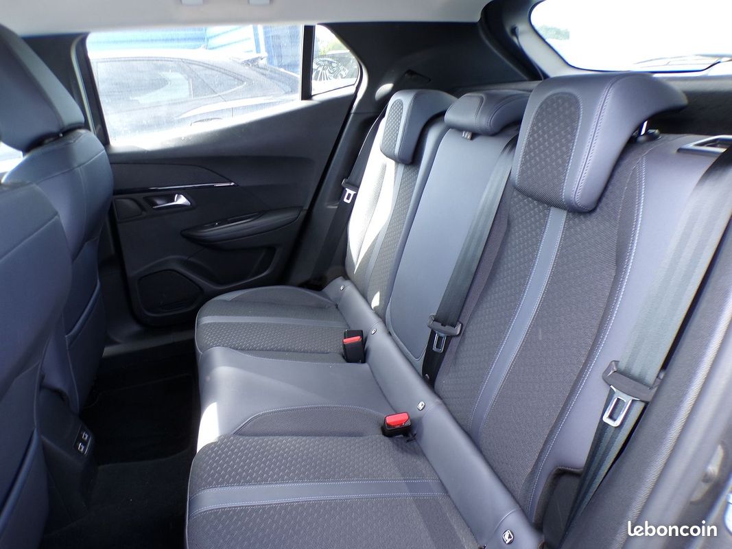 Peugeot 2008 1.5 BLUEHDI 100CH S&S ALLURE (image 6)