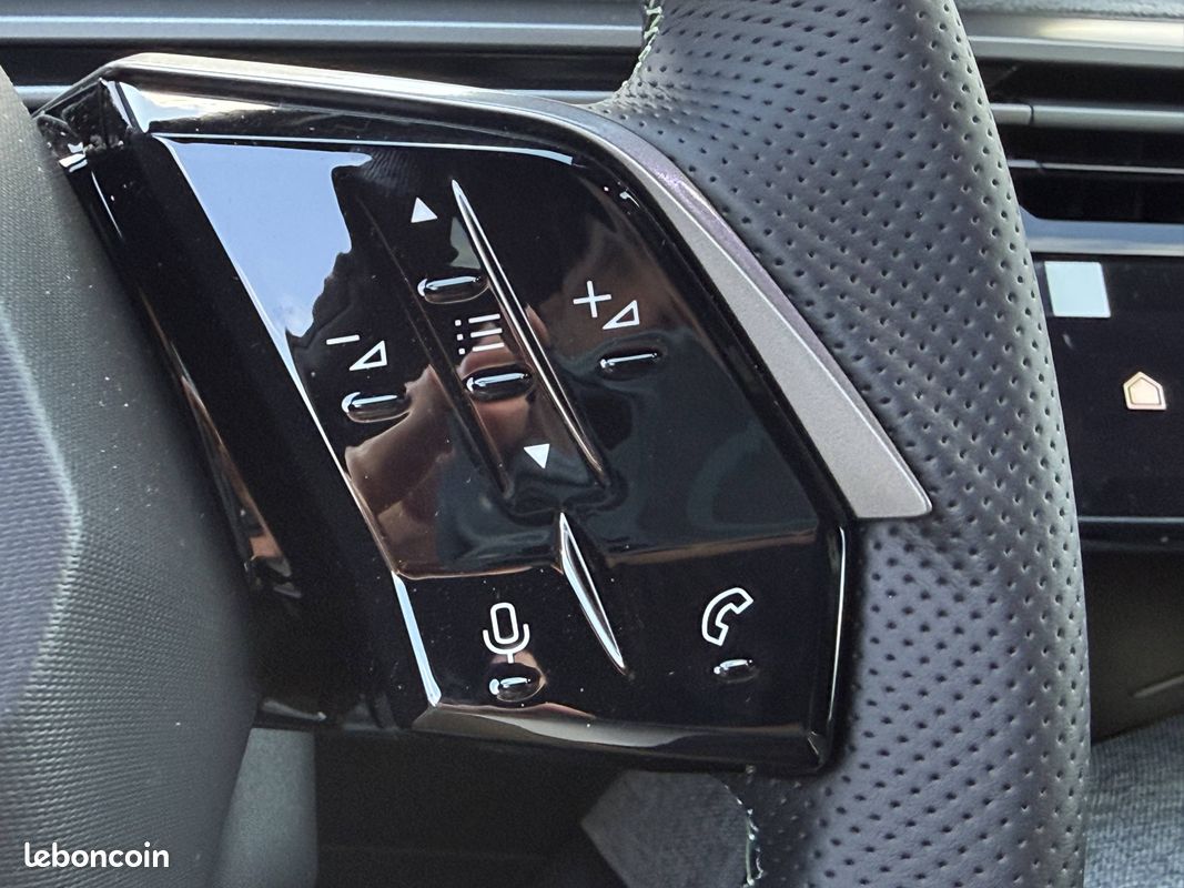PEUGEOT 3008 Hybrid 145 e-DCS6 GT (image 17)