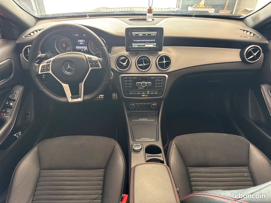Mercedes GLA 220d 170ch 7G-DCT 4MATIC FASCINATION PACK AMG / Toit ouvrant (image 26)