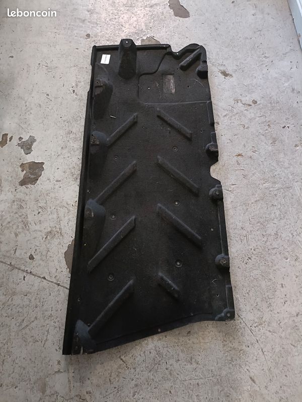Cache mercedes classe a 176 (image 2)