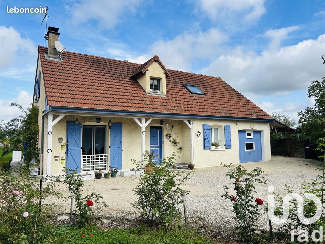 Maison 4 pièces 119 m² · à Saint-Ambreuil · 119 m² · 210 000 €
