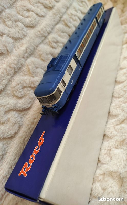 Autorail X 2819 analogique ROCO en ho - Modélisme