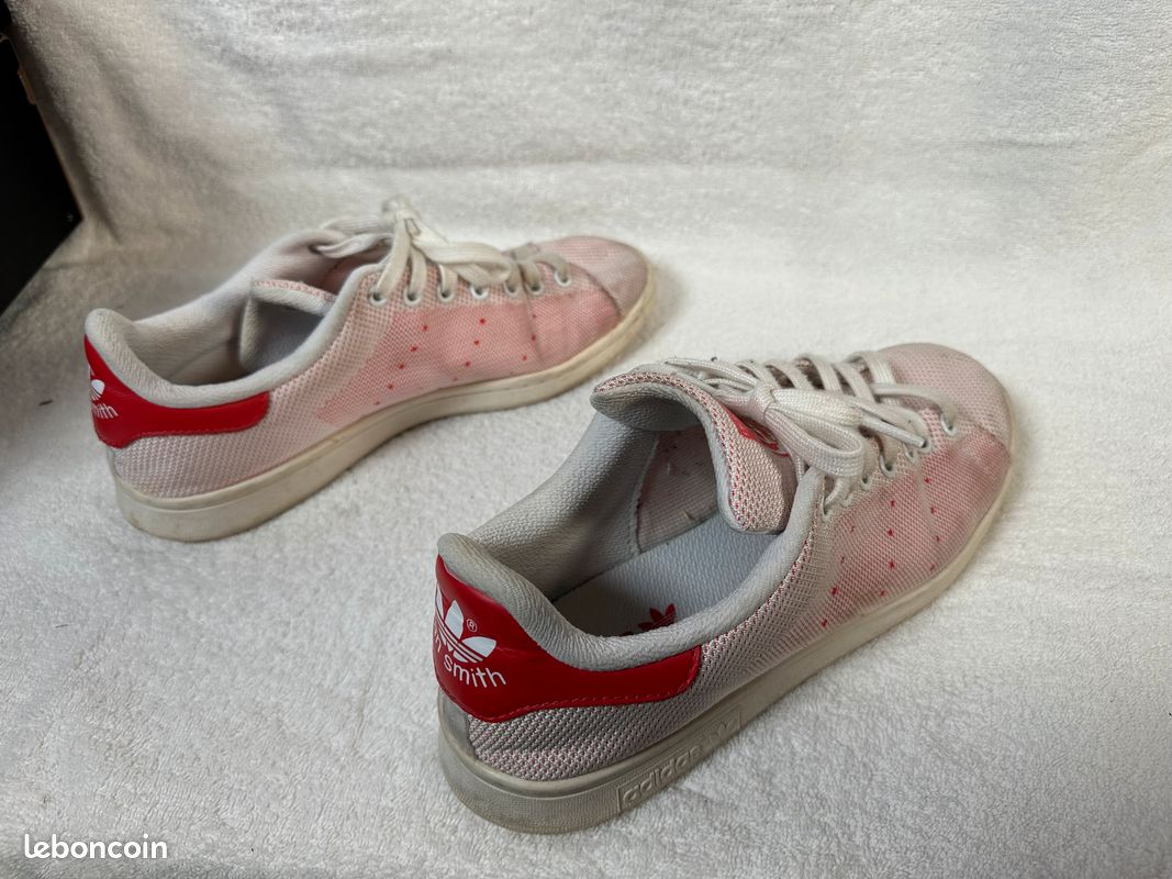 Paire de Baskets Stan Smith Adidas Tissu Blanc rouge Chaussures