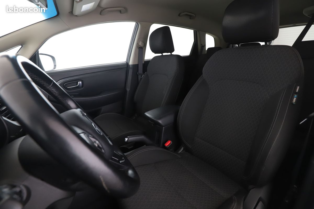 Kia Carens 1.7 CRDi ISG Active 7PL 141 ch (image 5)