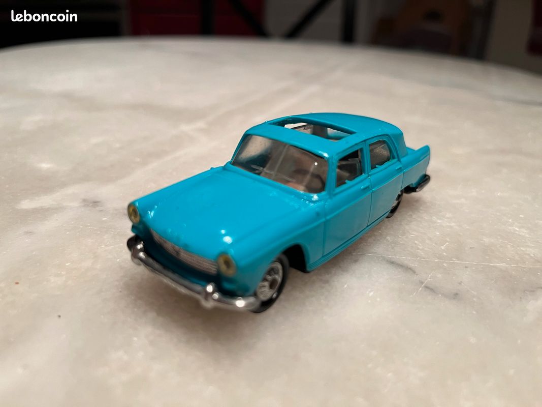Jouet Ancien Peugeot 404 Norev 1/43 – Jaune – Échelle 1:43