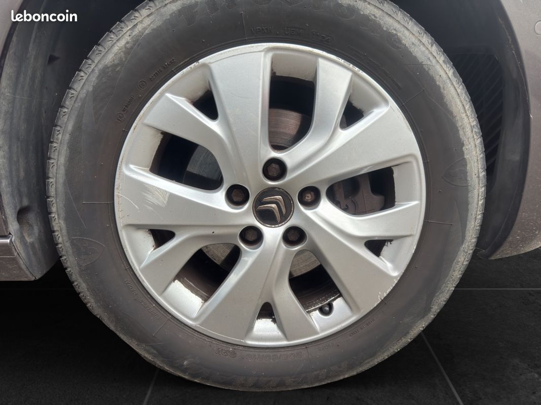 CITROEN GRAND C4 PICASSO PureTech 130 SS Feel (image 18)