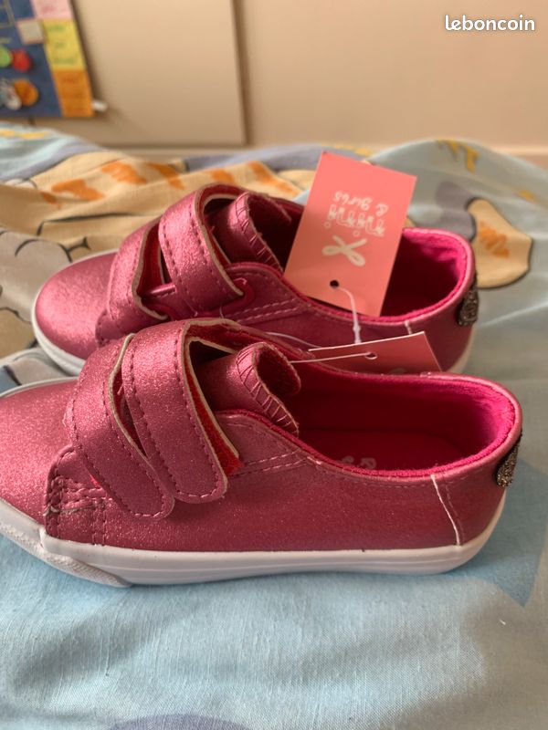 Chaussures neuves taille 26 (image 3)
