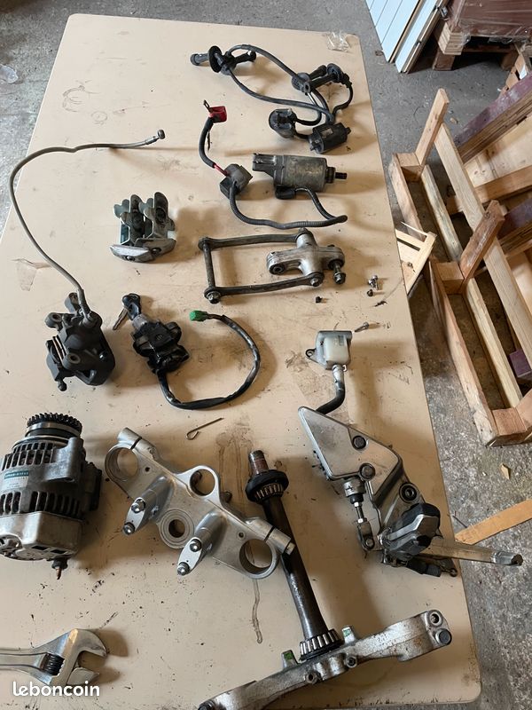 Pieces 600 bandit 2002 (image 1)
