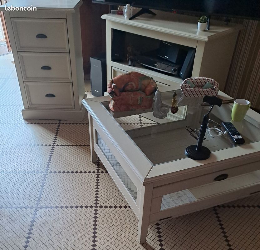 Meubles salon armoire vide maison (image 2)