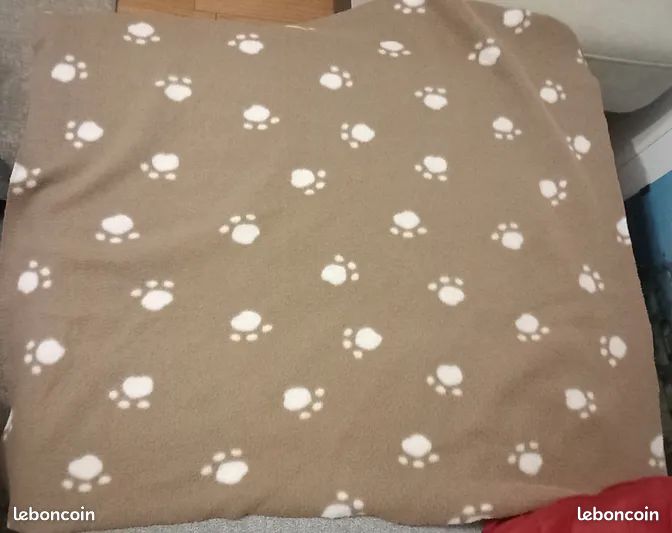 Couverture 76*68 cms (image 1)