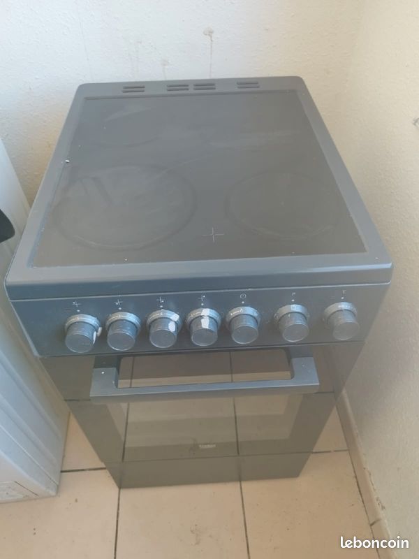 Gaziniere beko électrique (image 1)