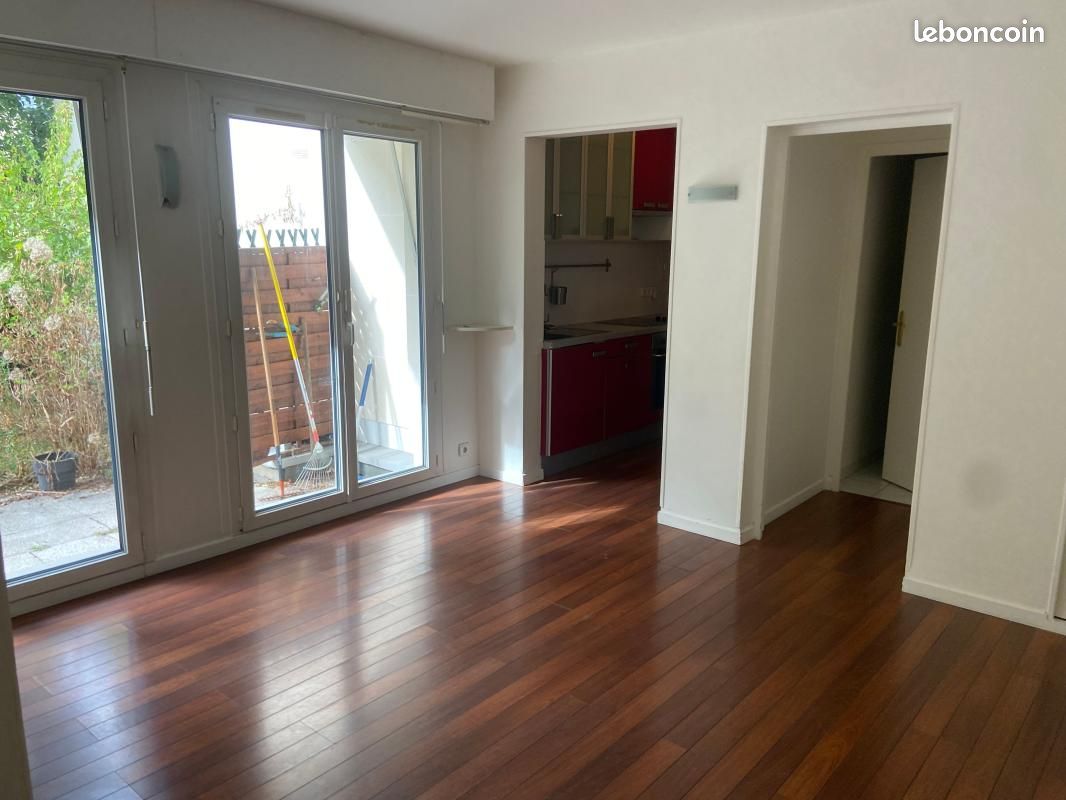 Appartement 2 pièces 42 m² · à Versailles · 42 m² · 1 139 €/mois