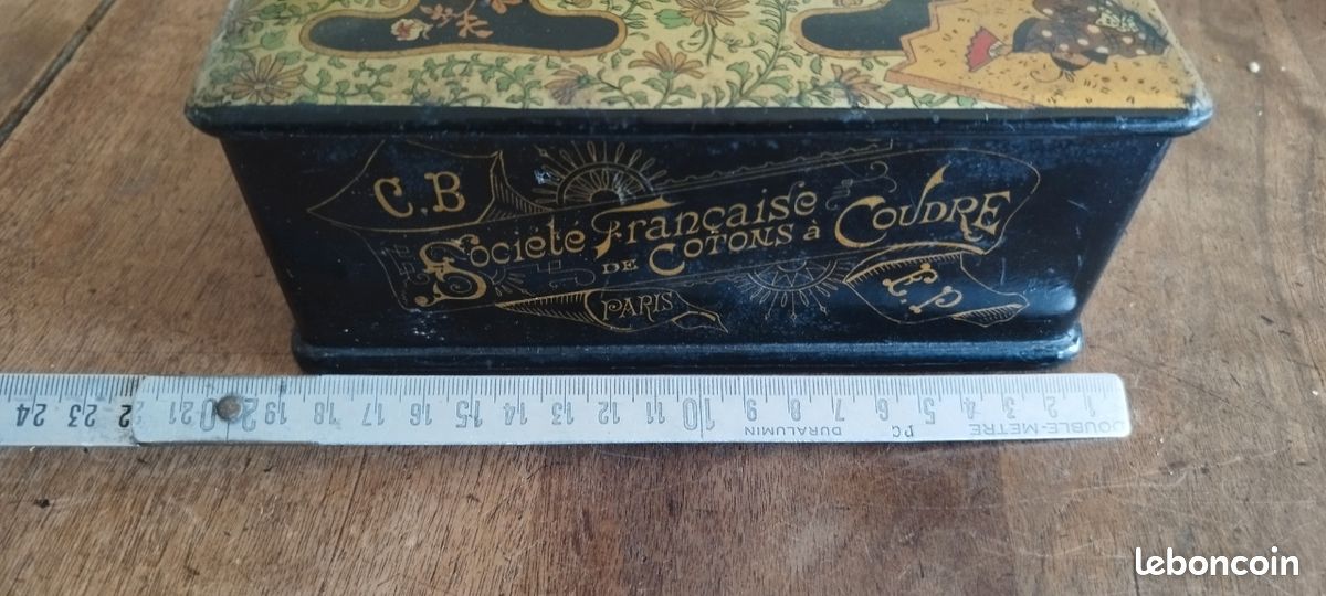 ANCIENNE BOITE de biscuit ou autre en carton bouilli ( benoit et fils