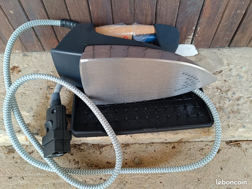 Aspirateur vapeur Lady Vap + tous accessoires + fer à repasser