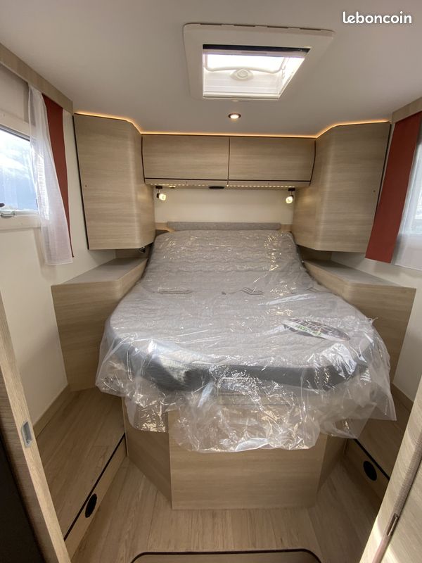 Profilé Compact RAPIDO C50 –140 CV- Boite Auto. - 6.59 m sur 2.17 de large, 2.75 de haut – SKYDOME en verre - Lits central – Douche vario - Truma D6 EH (gasoil/220V). Remise exceptionnelle de 4 935 (image 8)