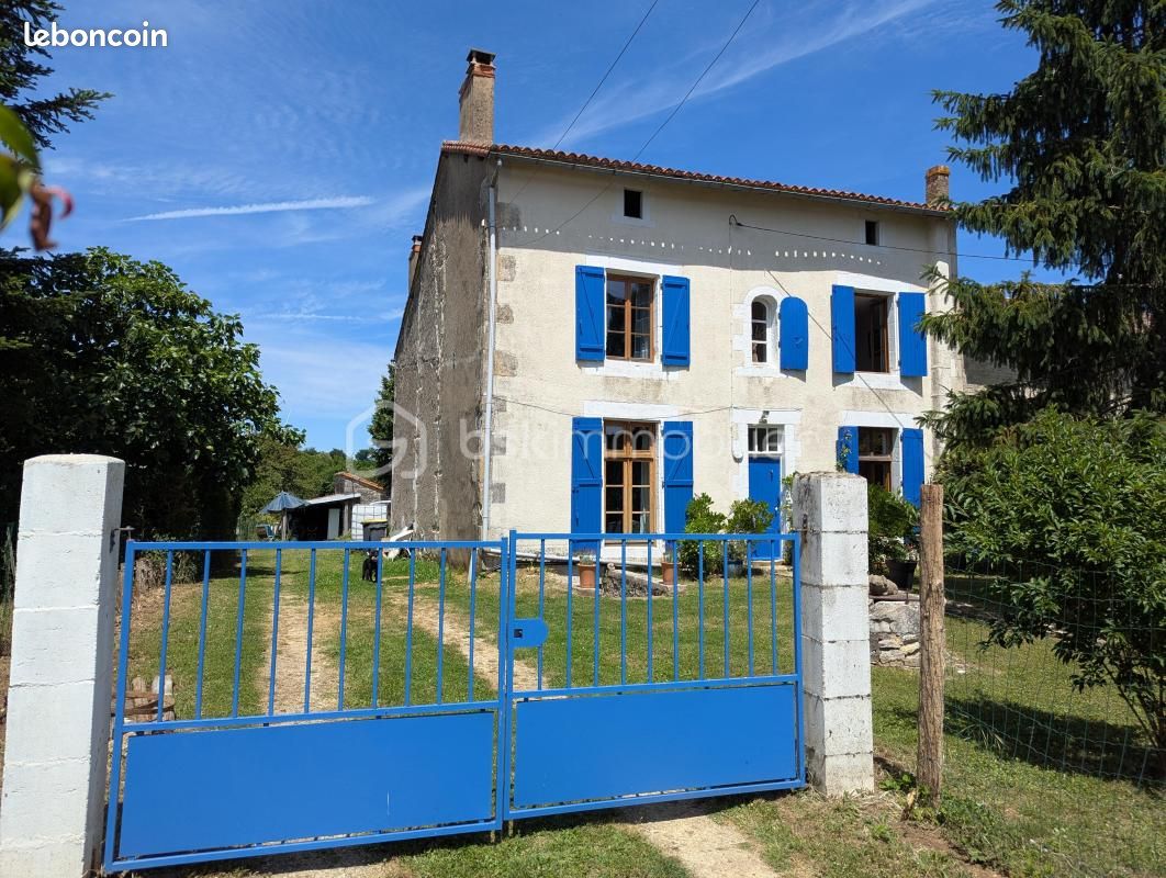 Maison 7 pièces 165 m² · à Voulême · 165 m² · 155 000 €