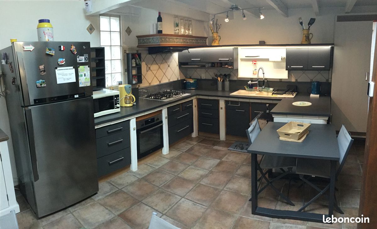 RARE, A 100 m de la plage, VILLA méditerranéenne avec PISCINE, JARDIN et PARKING privé clos (image 12)
