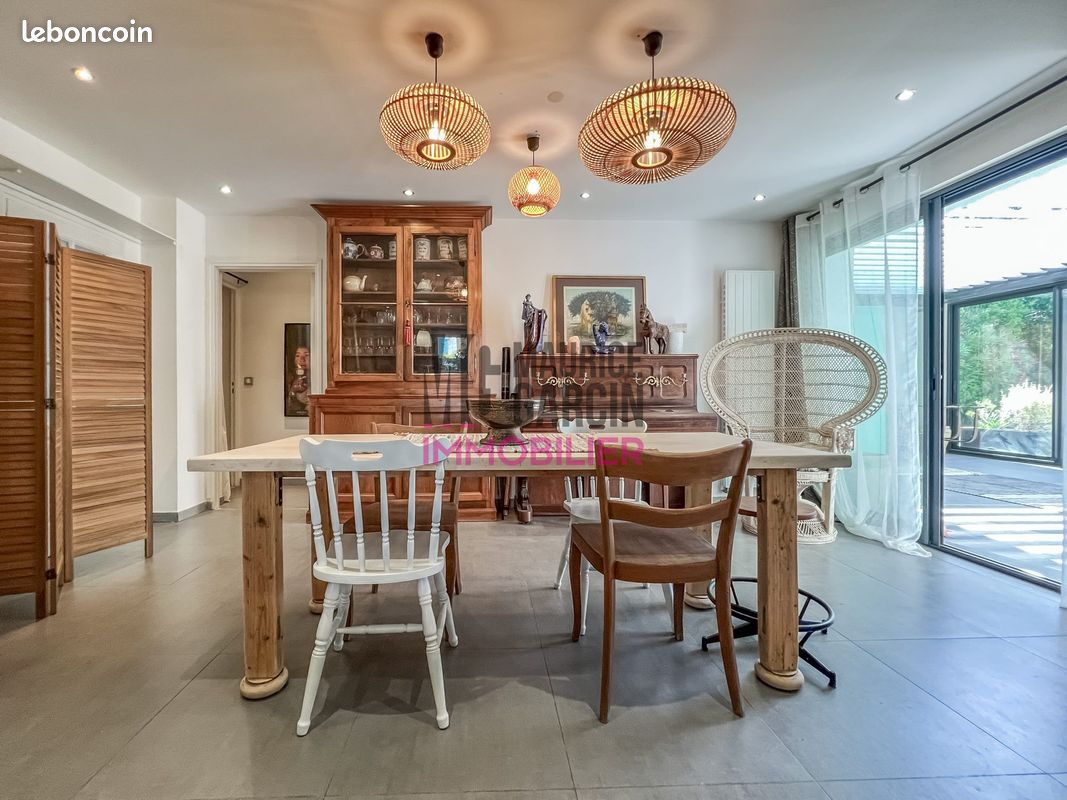 Maison 7 pièces 185 m² · à Carpentras · 185 m² · 455 000 €