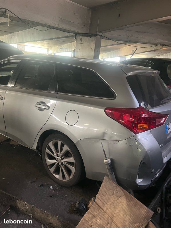 Toutes pièces Toyota Auris 1.8 hybrid break phase 1 (image 3)