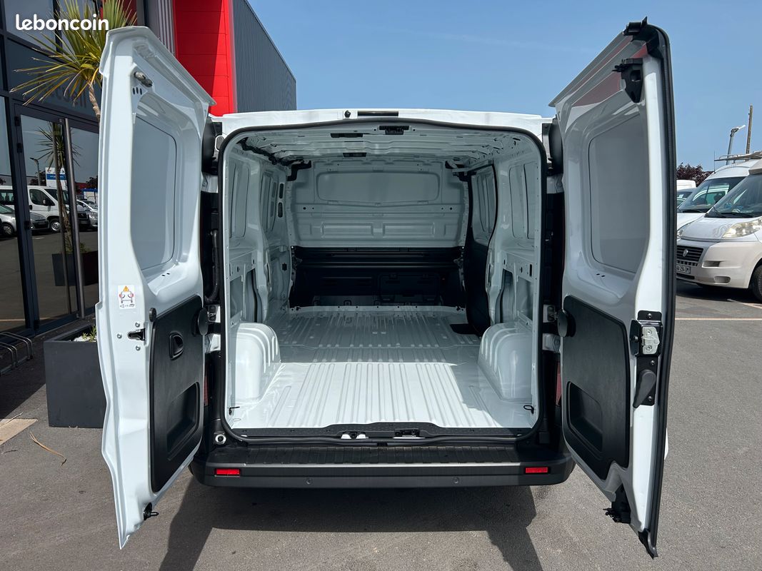 Renault Trafic Fg L2H1 3T 2.0 Blue dCi 150ch Advance 26330 HT / 31596 TTC (image 5)