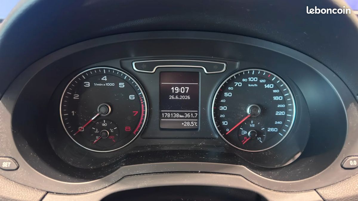 Audi Q3 2.0 TFSi 211ch Ambiente - Moteur à chaîne - Radar de recul - Climatisation bi-zones (image 11)