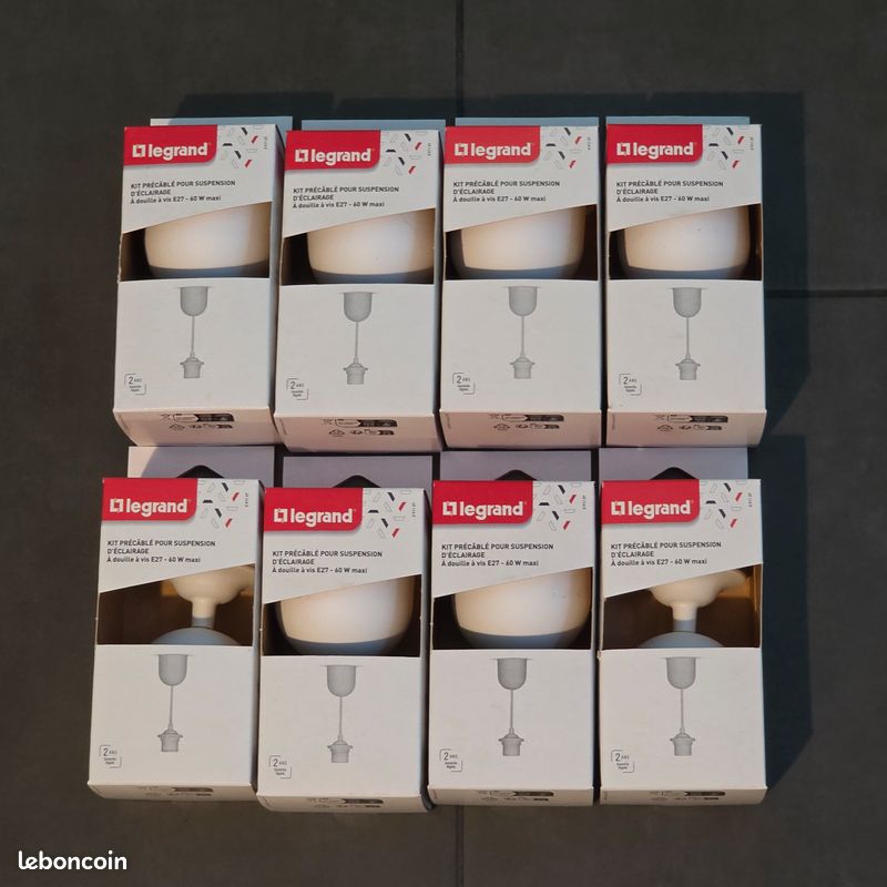 Lot de 8 douilles LEGRAND à vis E27 – Neuves (image 1)