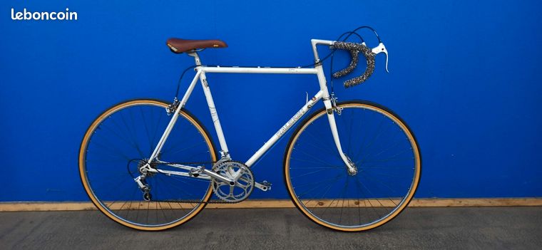 Auktion - Vente Mode Vintage « Les années 80 & 90 » - 03 octobre