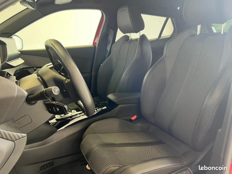 Peugeot 2008 e-2008 136ch GT (image 10)