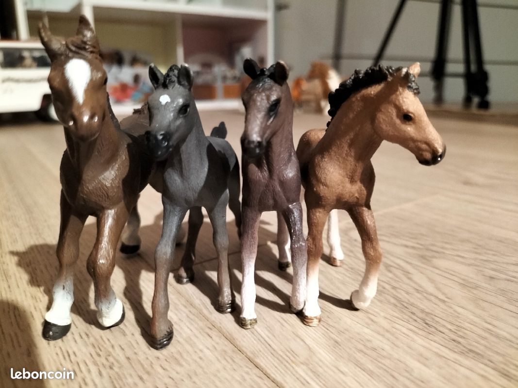 Lot 4 poulains Schleich (image 1)