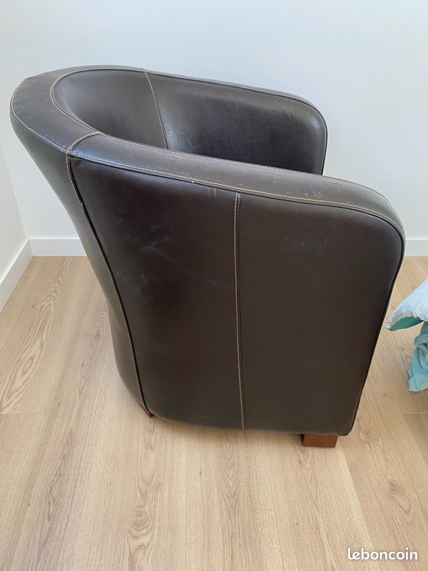 Fauteuil club cuir marron - aspect vieilli (image 2)