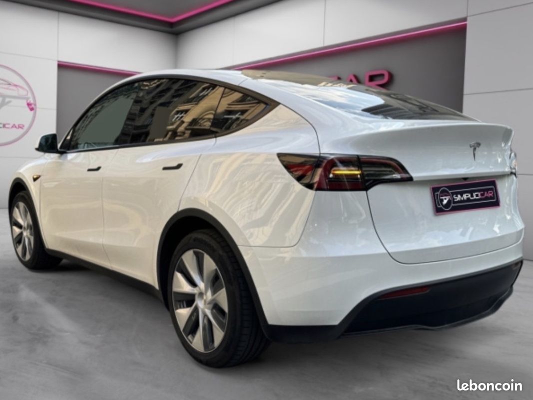 TESLA MODEL Y Standard RWD (image 4)