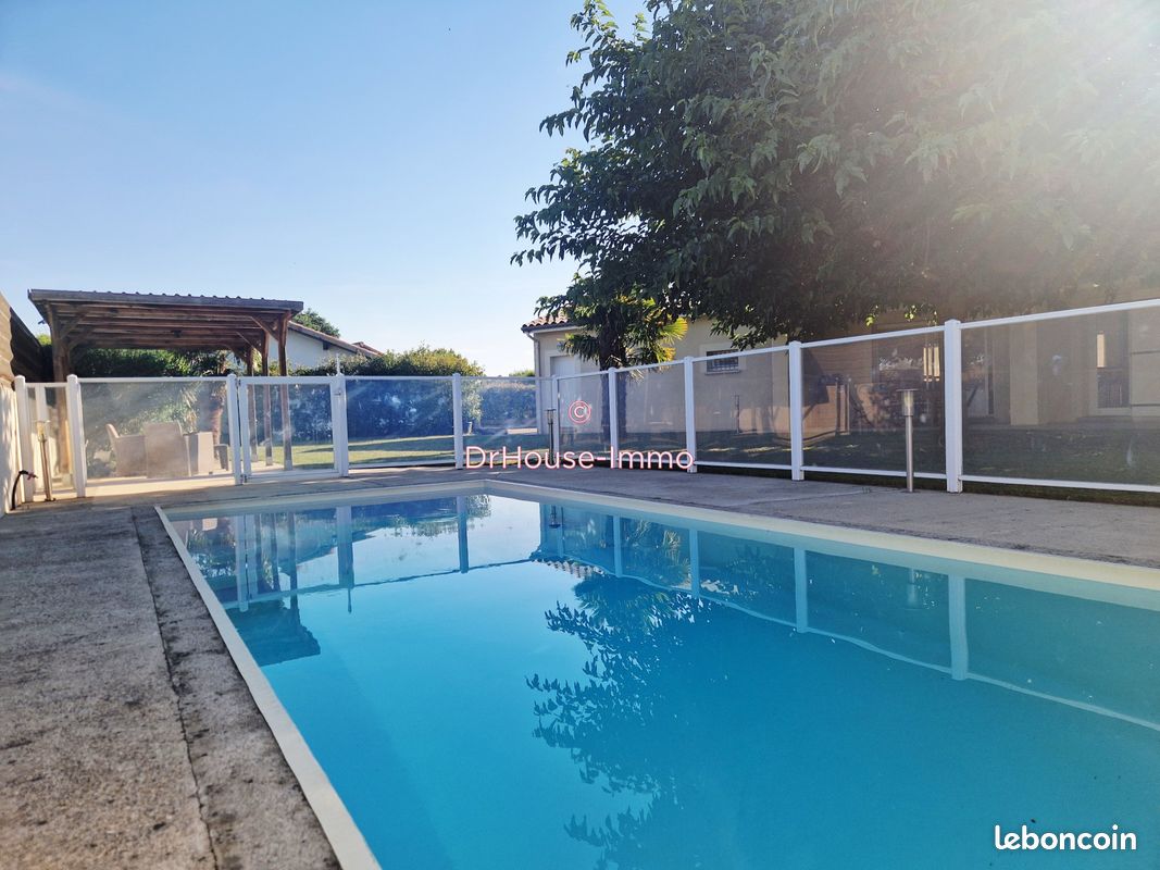 Maison 4 pièces 112 m² · à Geyssans · 112 m² · 330 000 €