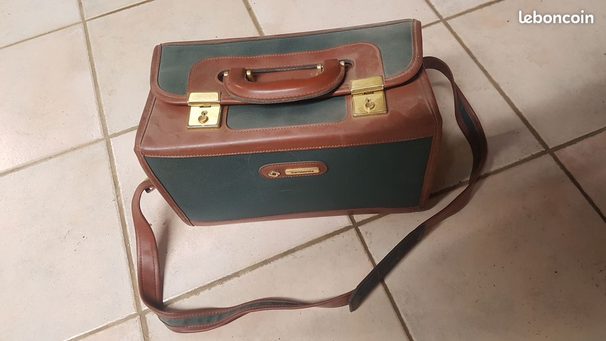 Valise vanity (image 1)
