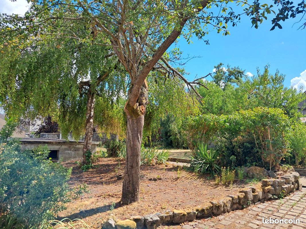 Maison 5 pièces 120 m² · à Mansigné · 120 m² · 70 000 €