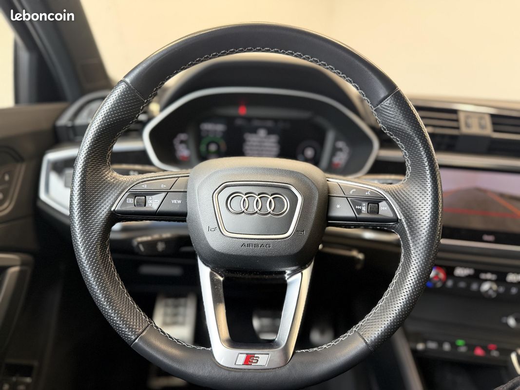AUDI Q3 45 TFSIe 245 ch S tronic 6 S line (image 7)