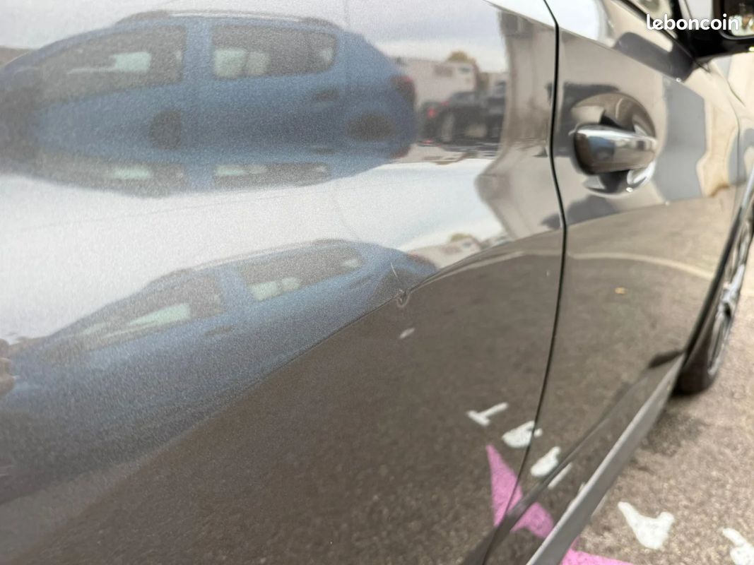 PEUGEOT 208 BlueHDi 100 S&S BVM6 GT (image 38)