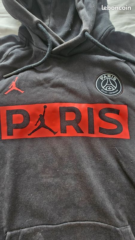 Sweat PSG JORDAN taille L noir et rouge Paiement LBC et livraison