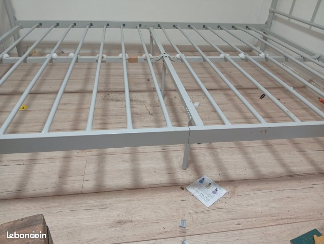 Lit aluminium (image 2)