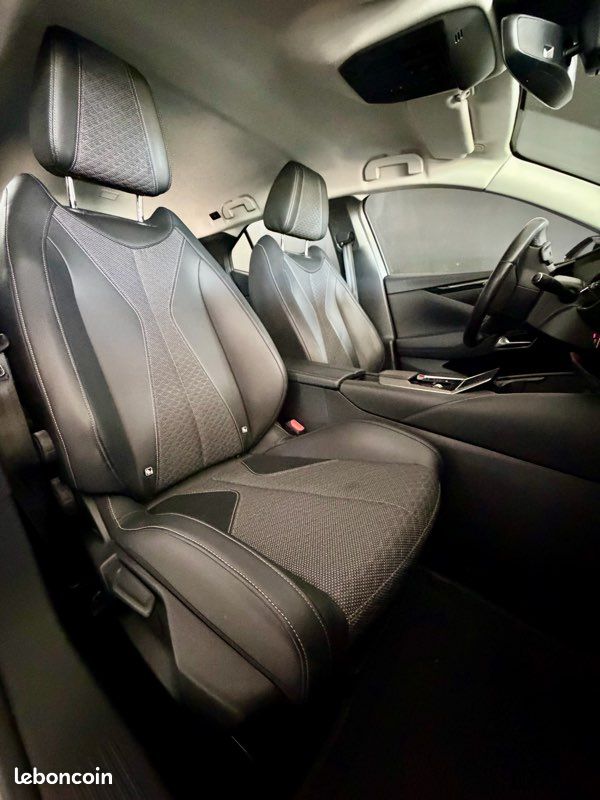 Garantie 12 mois DS 4 Turbo 130 ch EAT8 Trocadéro / CarPlay - Android / Éclairage d’ambiance multicolore / Caméra / Keyless / Attelage / Affichage Tête Haute / Moteur Garantie 10 ans (image 2)