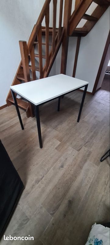 Table blanche (image 1)